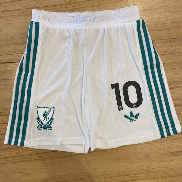 SHORT LIVERPOOL VERDE - 25/26 - NUMERO 1O
