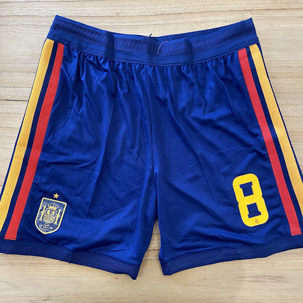 SHORT ESPAÑA AZUL - MUNDIAL 2026 - NUMERO 8