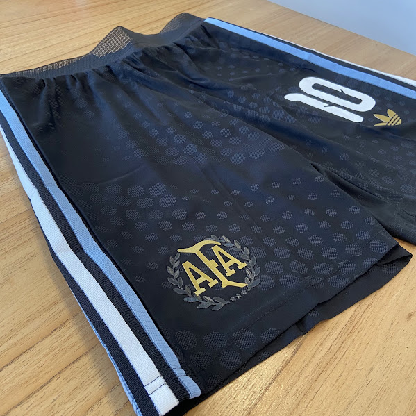 SHORT ARGENTINA NEGRO - ANIVERSARIO 50 - NUMERO 10 2