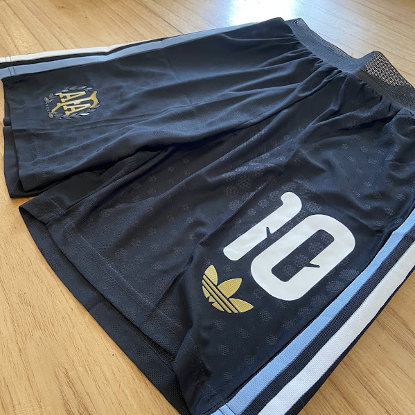 SHORT ARGENTINA NEGRO - ANIVERSARIO 50 - NUMERO 10 3