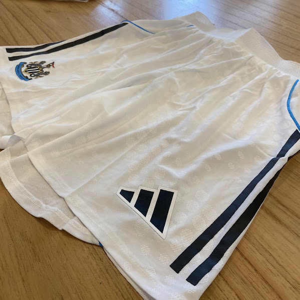 SHORT NEWCASTLE BLANCO - 25/26 - SIN NUMERO 3