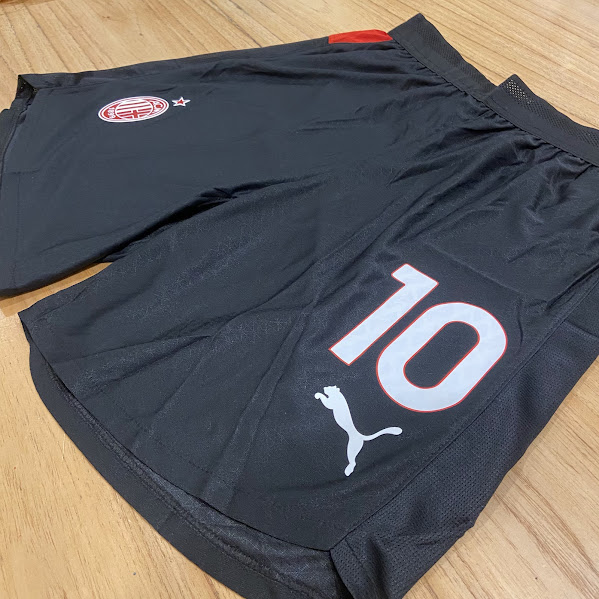 SHORT MILAN NEGRO - 25/26 - NUMERO 10 3