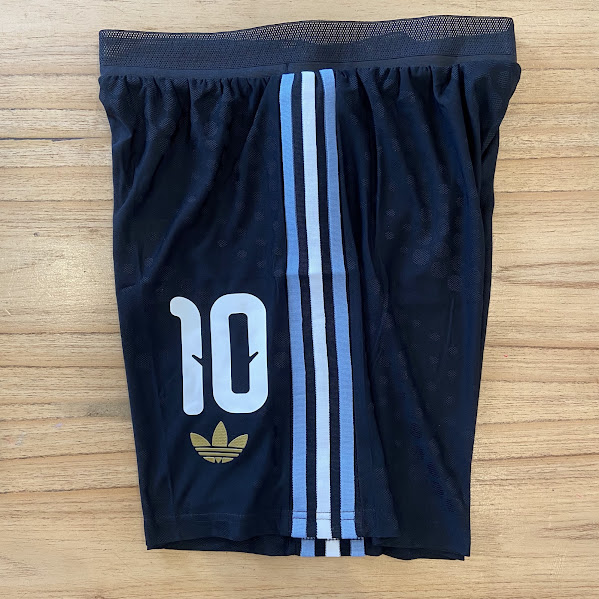 SHORT ARGENTINA NEGRO - ANIVERSARIO 50 - NUMERO 10 4