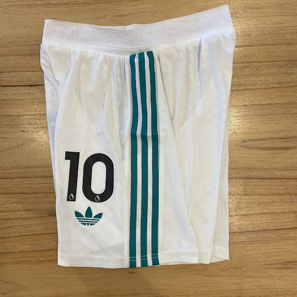 SHORT LIVERPOOL VERDE - 25/26 - NUMERO 1O 4