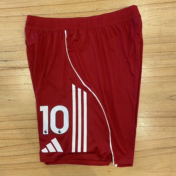 SHORT LIVERPOOL ROJO - 25/26 - NUMERO 1O 4