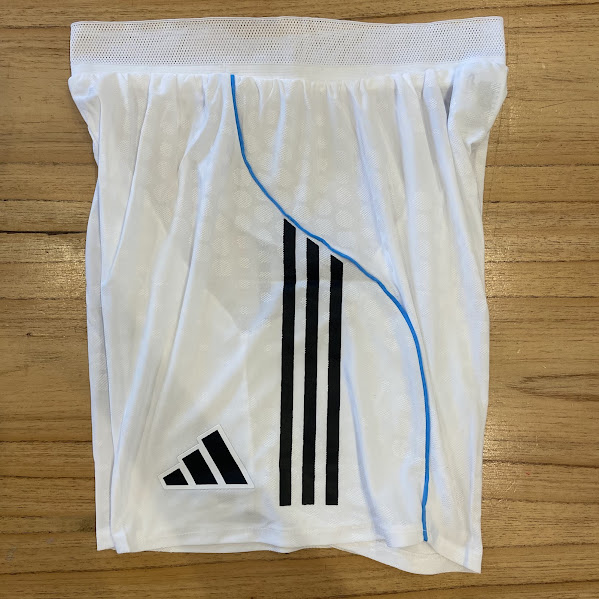 SHORT NEWCASTLE BLANCO - 25/26 - SIN NUMERO 4