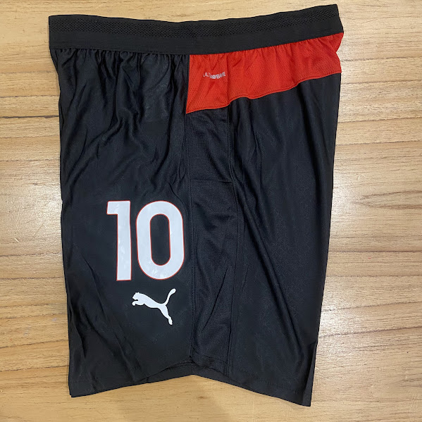SHORT MILAN NEGRO - 25/26 - NUMERO 10 4