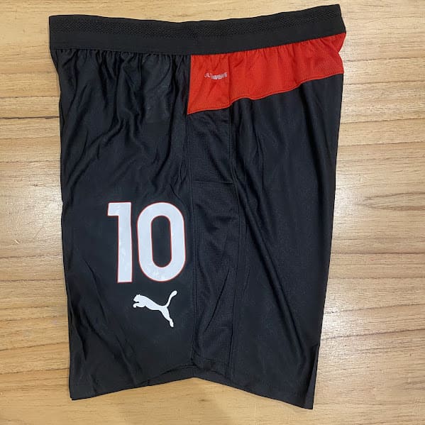 SHORT MILAN NEGRO - 25/26 - NUMERO 10 4