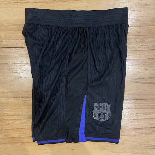SHORT BARCELONA NEGRO - 25/26 - NUMERO 8 5
