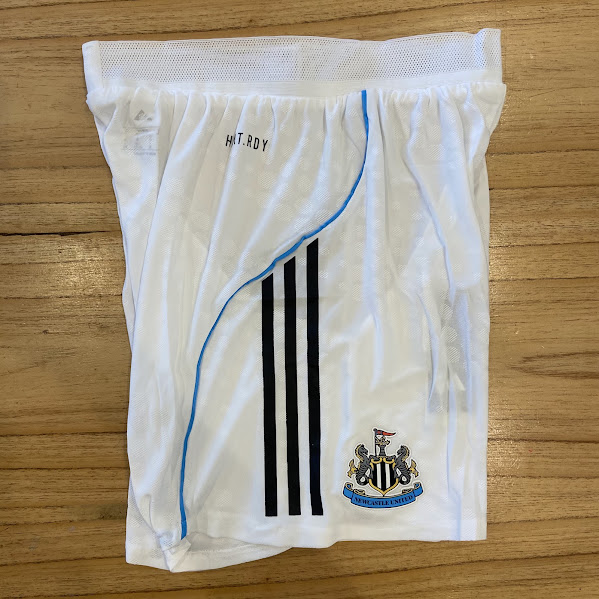 SHORT NEWCASTLE BLANCO - 25/26 - SIN NUMERO 5