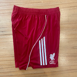 SHORT LIVERPOOL ROJO - 25/26 - NUMERO 1O 5