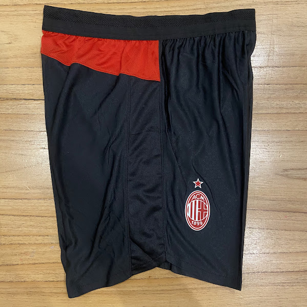 SHORT MILAN NEGRO - 25/26 - NUMERO 10 5