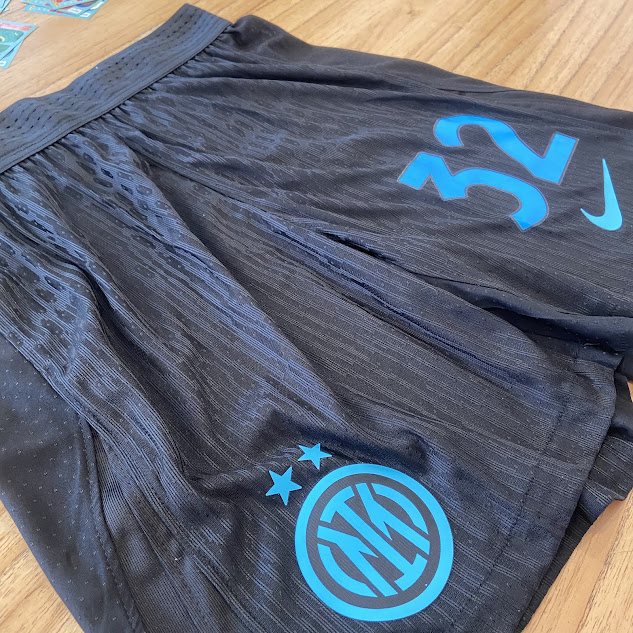 SHORT INTER NEGRO - 25/26 - NUMERO 32 2